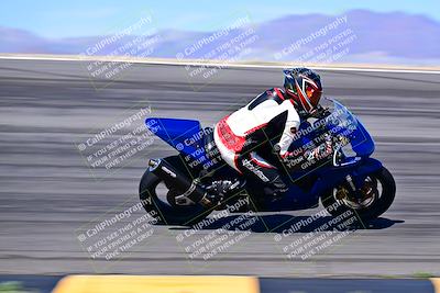 media/Mar-25-2024-Moto Forza (Mon) [[8d4319bd68]]/4-Novice Group/Session 3 (Bowl)/